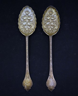 Lot 270 - Pair of Edward VII silver berry spoons