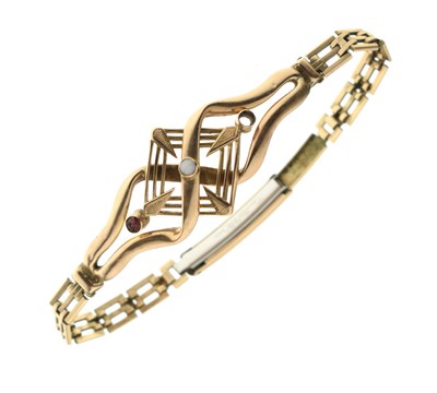 Lot 117 - Geometric design yellow metal bracelet, unmarked (a/f)