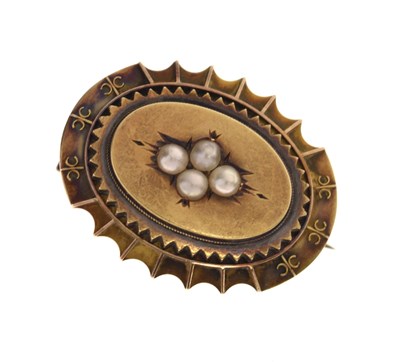Lot 96 - Victorian unmarked yellow metal and pearl brooch