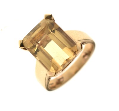 Lot 33 - 9ct gold citrine dress ring