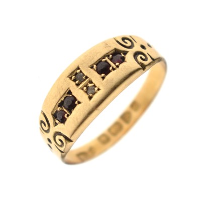 Lot 34 - Edwardian garnet and diamond 18ct gold ring