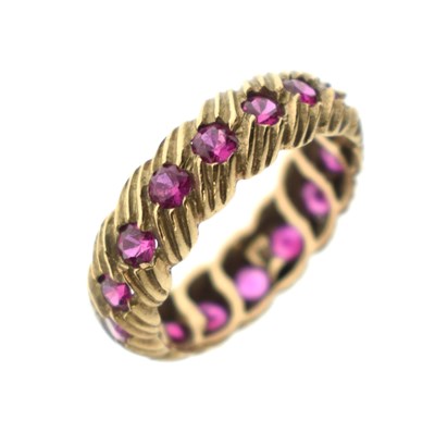 Lot 23 - Synthetic ruby eternity ring