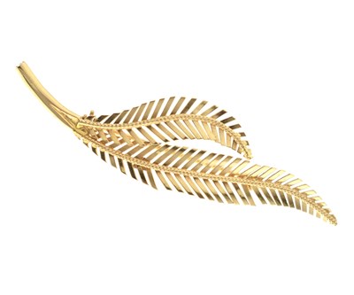 Lot 66 - 18ct gold fern leaf brooch