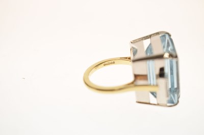 Lot 25 - Large aquamarine and diamond 18ct yellow and white gold ring