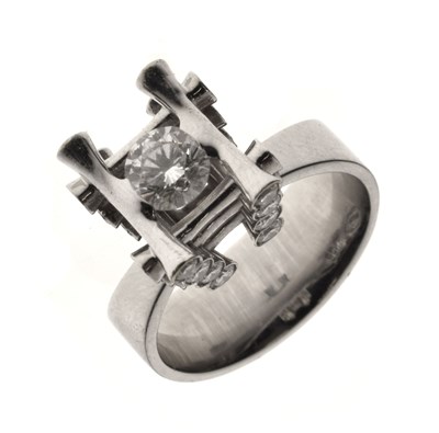 Lot 15 - Marco Oldani for John Rasmussen - Diamond 18ct white gold ring