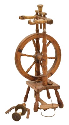 Lot 455 - 19th century treen spinning wheel