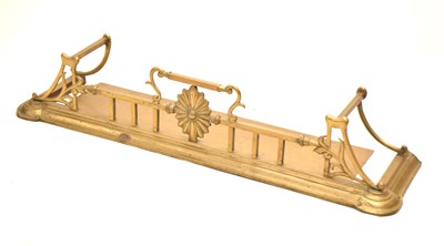 Lot 497 - Edwardian brass fender