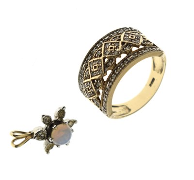 Lot 28 - 9ct gold multi-stone dress ring