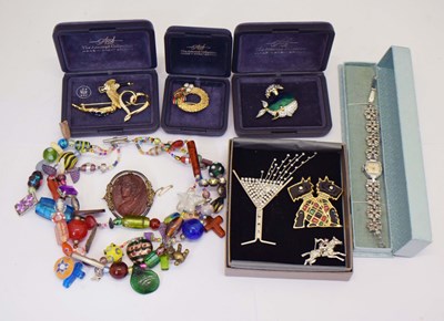 Lot 222 - Collection of costume jewellery