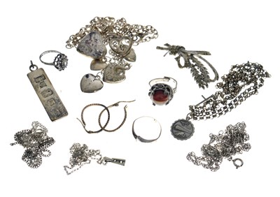 Lot 220 - Small group of silver jewellery and costume jewellery