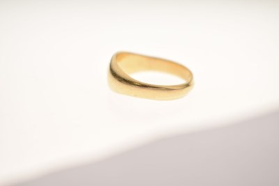 Lot 4 - Diamond solitaire 18ct gold ring
