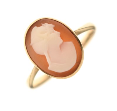 Lot 69 - Shell cameo ring, stamped '9ct'