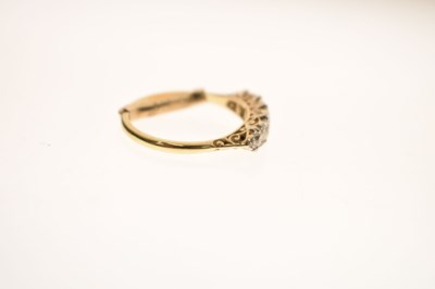 Lot 9 - Victorian-style diamond five-stone 18ct gold ring