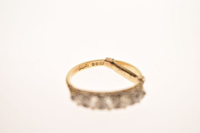 Lot 9 - Victorian-style diamond five-stone 18ct gold ring