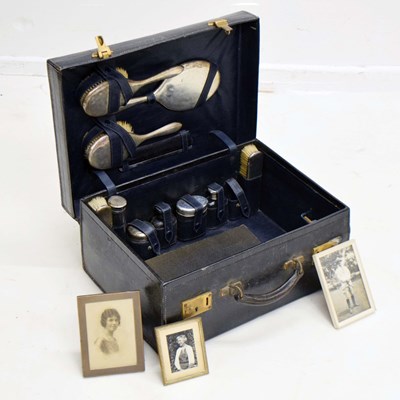 Lot 254 - Early 20th century morocco vanity case