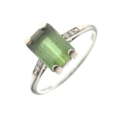 Lot 9 - Green tourmaline and diamond ring
