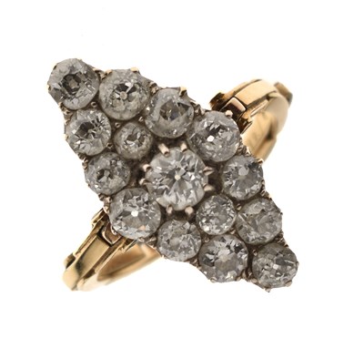 Lot 11 - Early 20th century diamond marquise yellow metal ring