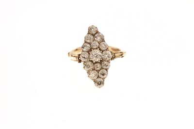 Lot 11 - Early 20th century diamond marquise yellow metal ring