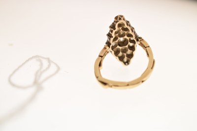 Lot 11 - Early 20th century diamond marquise yellow metal ring