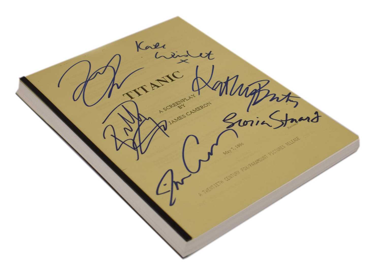 Lot 276 - Titanic (1997) - Autographed movie screenplay