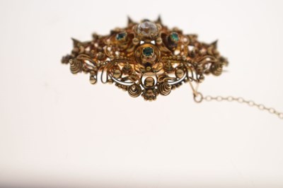 Lot 42 - William IV/Early Victorian cannetille diamond and emerald unmarked yellow metal brooch