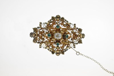 Lot 42 - William IV/Early Victorian cannetille diamond and emerald unmarked yellow metal brooch