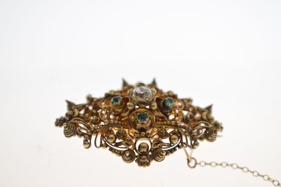 Lot 42 - William IV/Early Victorian cannetille diamond and emerald unmarked yellow metal brooch