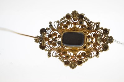 Lot 42 - William IV/Early Victorian cannetille diamond and emerald unmarked yellow metal brooch