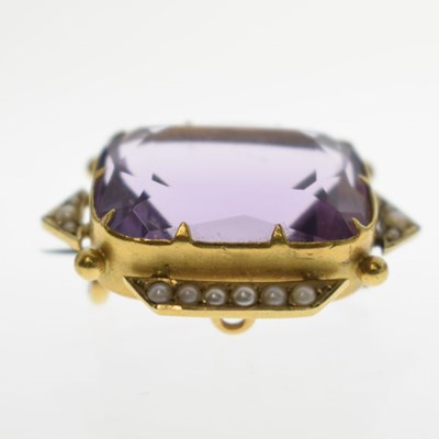 Lot 48 - Late Victorian/Edwardian amethyst seed pearl brooch