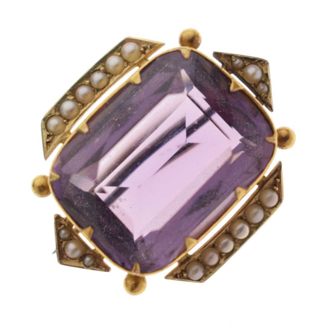 Lot 48 - Late Victorian/Edwardian amethyst seed pearl brooch
