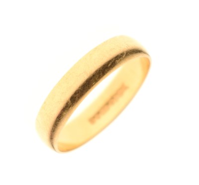 Lot 75 - 18ct gold wedding band