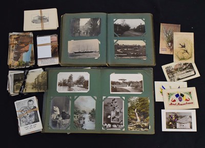 Lot 344 - Collection of early 20th century postcards to include WWI greeting cards, etc