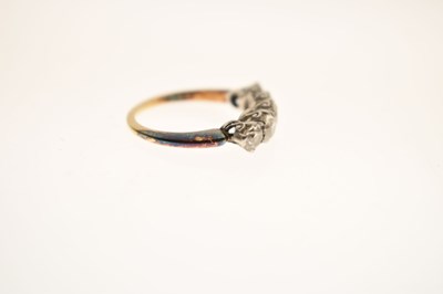 Lot 7 - Early 20th century diamond five stone 18ct yellow and white gold set ring