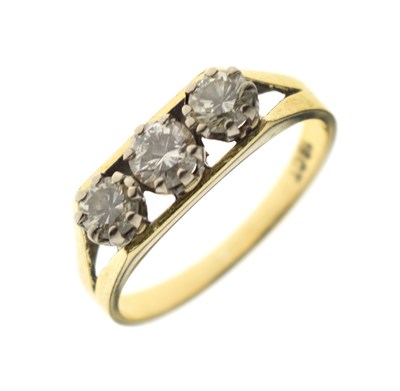 Lot 1 - Modernist diamond three stone ring