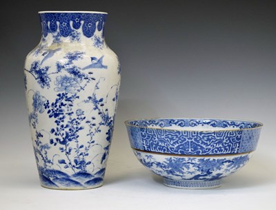 Lot 644 - Japanese blue and white porcelain vase and bowl