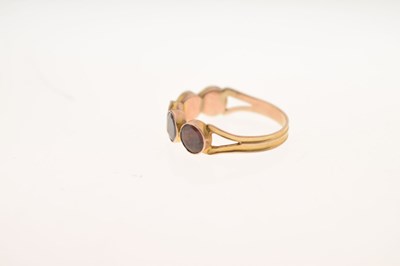 Lot 24 - Georgian garnet foiled unmarked yellow metal ring