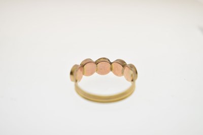 Lot 24 - Georgian garnet foiled unmarked yellow metal ring