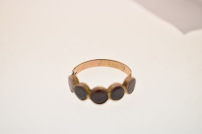Lot 24 - Georgian garnet foiled unmarked yellow metal ring