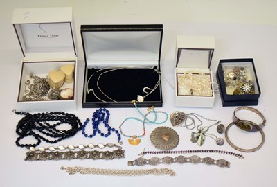 Lot 189 - Collection of costume jewellery to include silver, single Georg Jensen earring etc