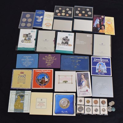 Lot 338 - Collection of Royal Mint proof presentation year packs, etc
