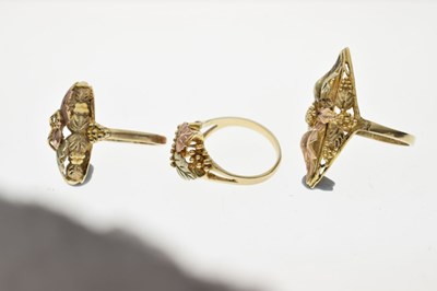 Lot 37 - Black Hills Gold (South Dakota, USA) - Three American yellow metal tricolour rings