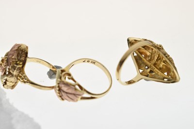 Lot 37 - Black Hills Gold (South Dakota, USA) - Three American yellow metal tricolour rings