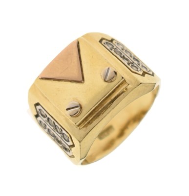 Lot 40 - Egyptian yellow metal signet type ring, 10.5g approx