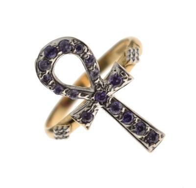 Lot 42 - Egyptian 'Key of Life' symbol yellow metal ring