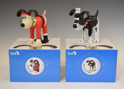 Lot 367 - Aardman - Wallace and Gromit - Two 'Gromit Unleashed' figures