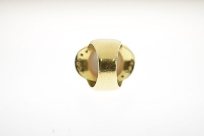 Lot 34 - Mabe pearl and diamond yellow metal ring