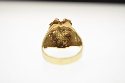 Lot 36 - Yellow metal 'gold nugget' ring