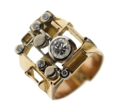 Lot 14 - Diamond 18ct gold 1970s handmade ring