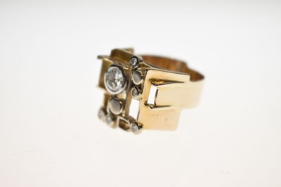 Lot 14 - Diamond 18ct gold 1970s handmade ring