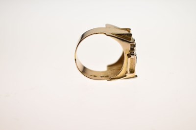 Lot 14 - Diamond 18ct gold 1970s handmade ring